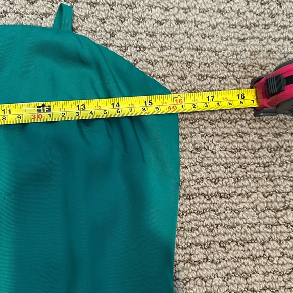 Lovers + Friends Green Mini Dress S Ruched Button Detail Slip Dress
A205 - Picture 8 of 9